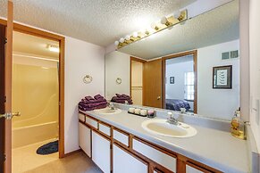 3 Mi to Branson Strip: Condo w/ Golf Course View!