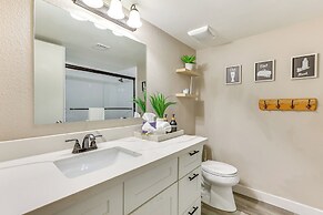 Pet-friendly Glendale Home: Fenced Pool & Yard