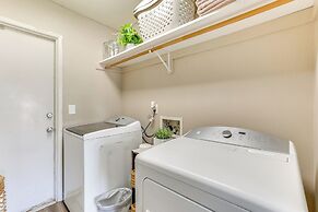 Fenced Pool & Yard: Pet-friendly Glendale Home