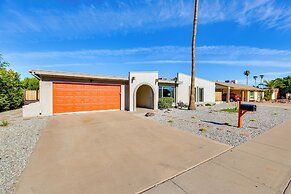 Fenced Pool & Yard: Pet-friendly Glendale Home