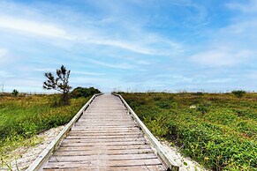 Walk to Beach: Unique Sea Pines Getaway!