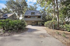 Walk to Beach: Unique Sea Pines Getaway!