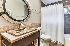 Walk to Beach: Unique Sea Pines Getaway!