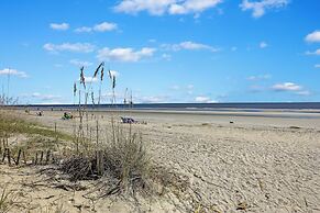 Walk to Beach: Unique Sea Pines Getaway!