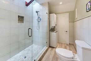 Walk to Beach: Unique Sea Pines Getaway!