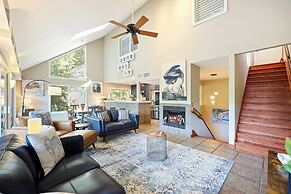 Walk to Beach: Unique Sea Pines Getaway!