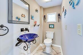 Walk to Beach: Unique Sea Pines Getaway!