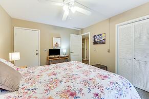 Walk to Beach: Unique Sea Pines Getaway!