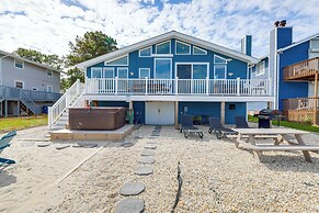 Waterfront Home w/ Views, Hot Tub in Ocean Pines!