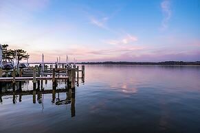 Waterfront Home w/ Views, Hot Tub in Ocean Pines!