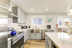 Waterfront Home w/ Views, Hot Tub in Ocean Pines!