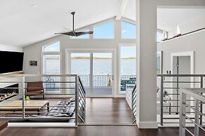 Waterfront Home w/ Views, Hot Tub in Ocean Pines!