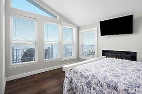 Waterfront Home w/ Views, Hot Tub in Ocean Pines!