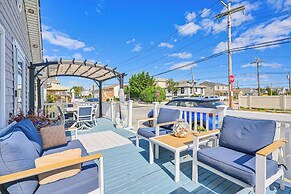 Walk to Ocean: Pet-friendly Home in Long Beach!