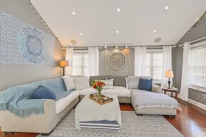 Walk to Ocean: Pet-friendly Home in Long Beach!