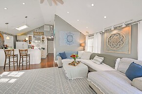 Walk to Ocean: Pet-friendly Home in Long Beach!