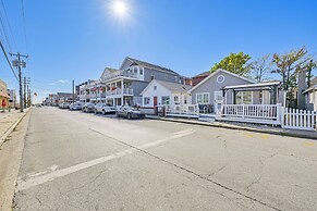 Walk to Ocean: Pet-friendly Home in Long Beach!