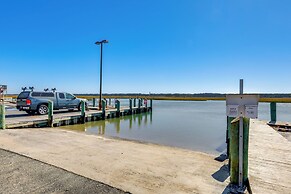 3 Mi to Beach: Waterfront Condo in Chincoteague!