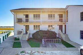 3 Mi to Beach: Waterfront Condo in Chincoteague!