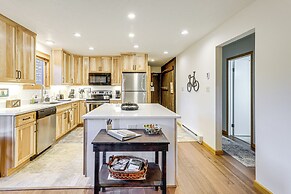 Walk to Ski Lifts: Cozy Crested Butte Condo