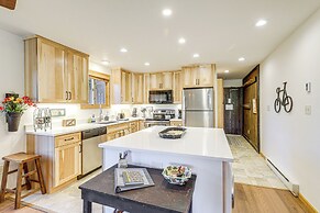 Walk to Ski Lifts: Cozy Crested Butte Condo