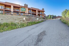Walk to Ski Lifts: Cozy Crested Butte Condo