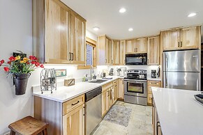 Walk to Ski Lifts: Cozy Crested Butte Condo