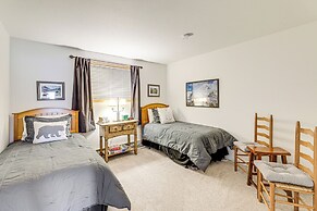 Walk to Ski Lifts: Cozy Crested Butte Condo