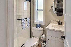 Deck, Grill & Fishing Pond: Modern Cookeville Gem