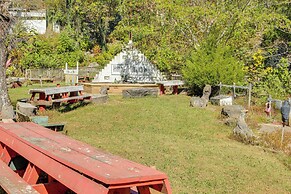 Deck, Grill & Fishing Pond: Modern Cookeville Gem
