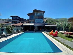 Atroa Otel