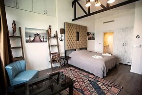 Atroa Otel