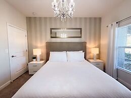 Family Townhome w Private Pool