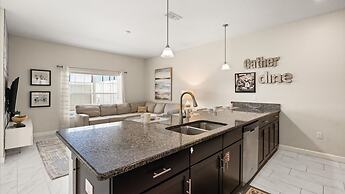 Family Townhome w Private Pool