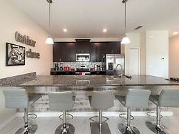 Family Townhome w Private Pool