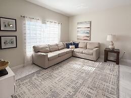 Family Townhome w Private Pool