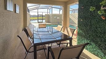 Family Townhome w Private Pool