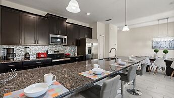 Family Townhome w Private Pool