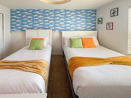 Family Townhome w Private Pool