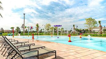 Family Townhome w Private Pool