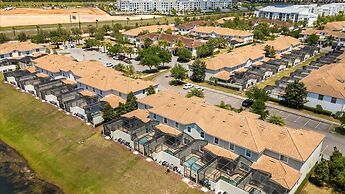 Family Townhome w Private Pool