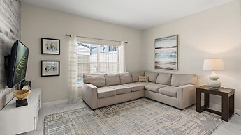 Family Townhome w Private Pool