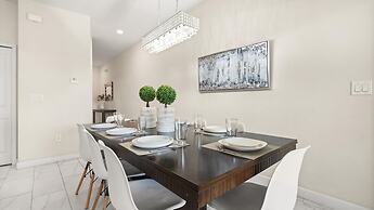 Family Townhome w Private Pool