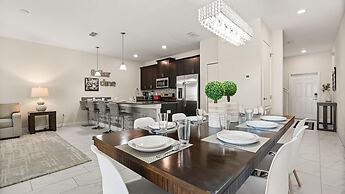 Family Townhome w Private Pool