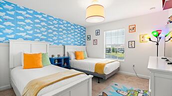 Family Townhome w Private Pool