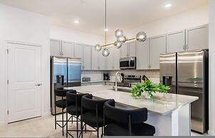 5911 Luxury 10bd Family Home For an Unforgettable Vacation