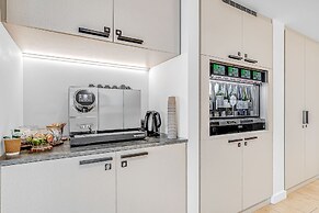 Polished 3-bedroom Condo