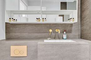 Glamorous 3 Bedroom Condo