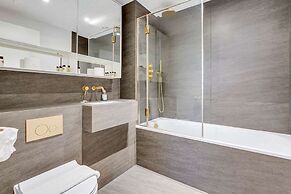 Glamorous 3 Bedroom Condo