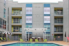 Upstay - Condo With Pool-gym-games-bbq - Walk to Uoft